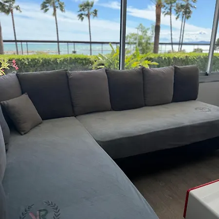 Beachfront On The French Riviera Apartamento Saint-Laurent-du-Var