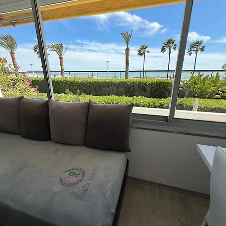 아파트 Beachfront On The French Riviera 생로랑뒤바르