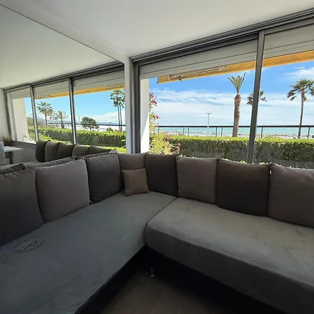 Beachfront On The French Riviera Apartamento *